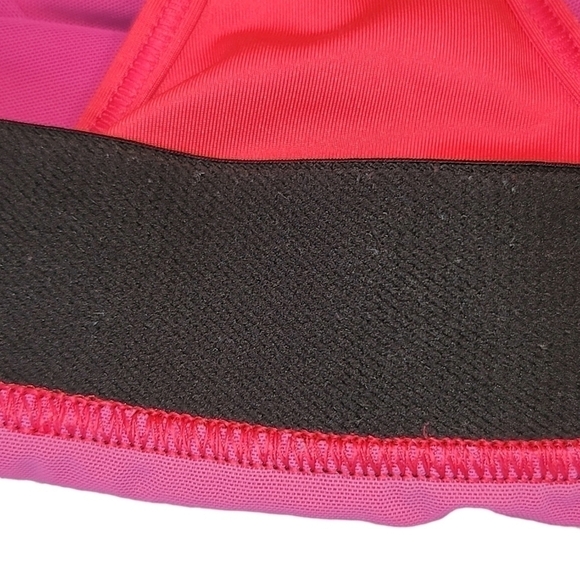 VICTORIA'S Secret Sport Bra Set of 2 - Picture 8 of 12